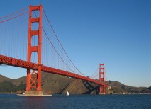 El puente Golden Gate, ubicado en San Francisco, es uno de los puentes más famosos del mundo Puente Golden Gate