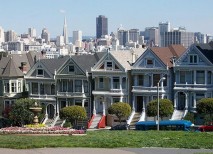 Imagen de las conocidas casas victorianas de San Francisco, llamadas Painted Ladies painted ladies padres forzosos