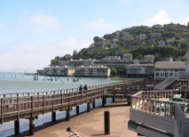 Vista de la costa de Sausalito con sus características viviendas Sausalito